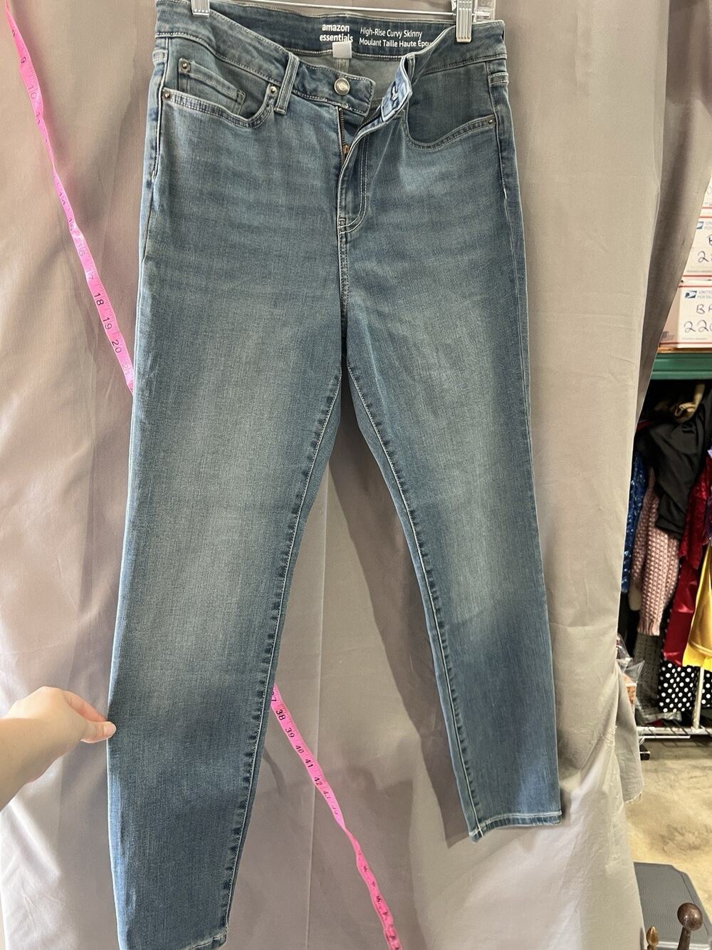 Amazon Essentials high-rise curvy skinny jeans medium wash blue Size 8 TG2249